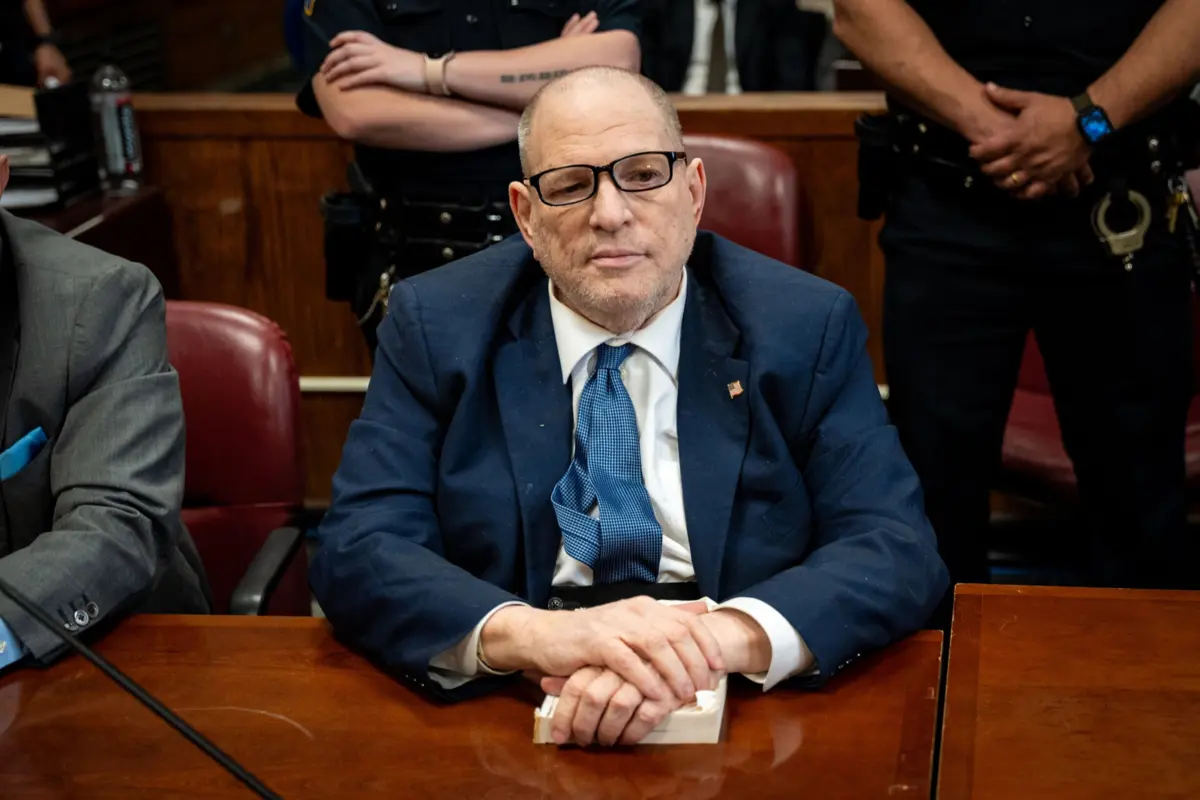 Weinstein está de volta ao tribunal porque a sua condenação por um júri em 2020 foi anulada no ano passado