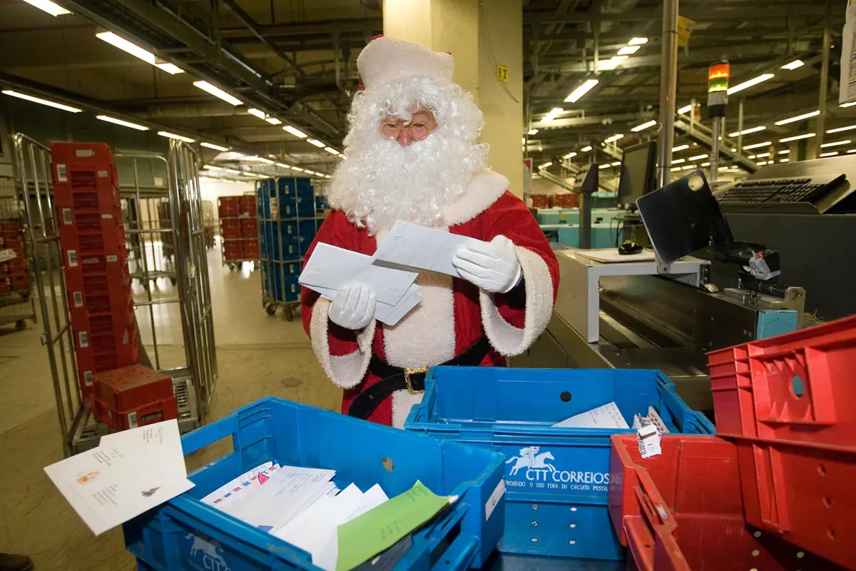 Nesta iniciativa dos CTT, todos podem ser pais natais de cerca de duas mil crianças.