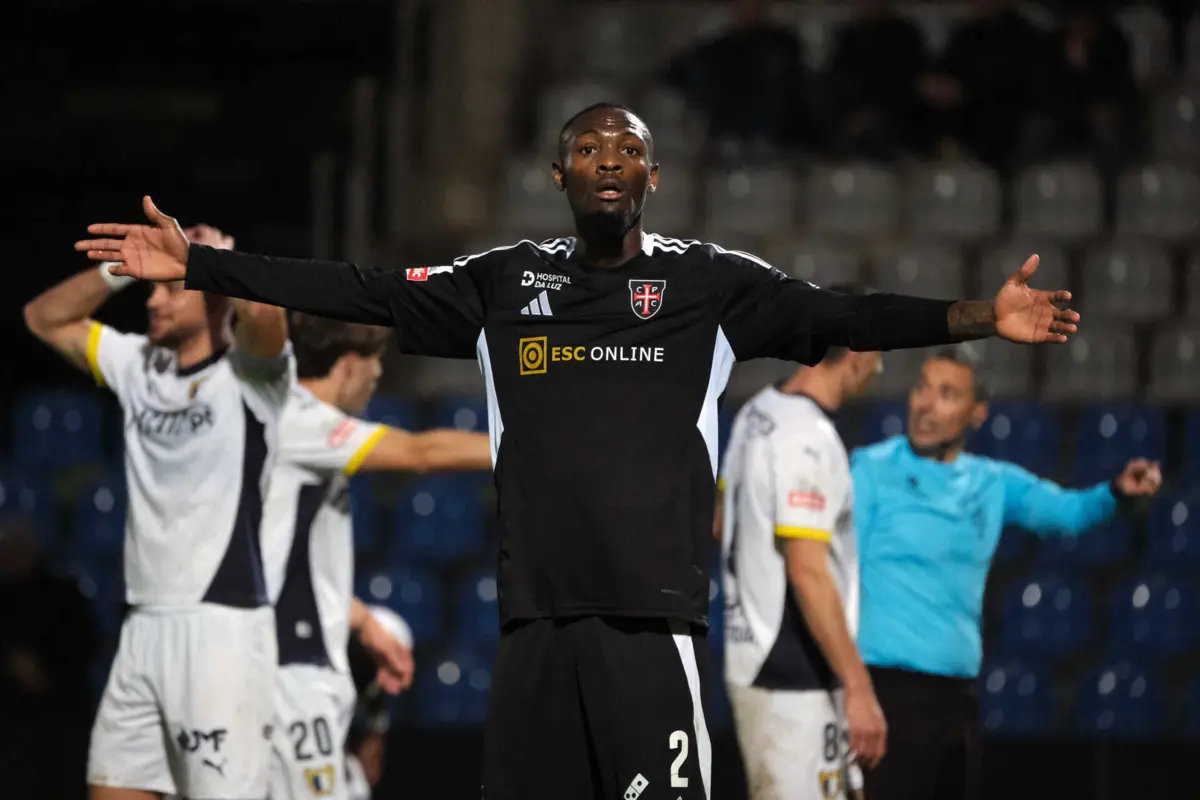 Casa Pia e Famalicão empataram a um golo