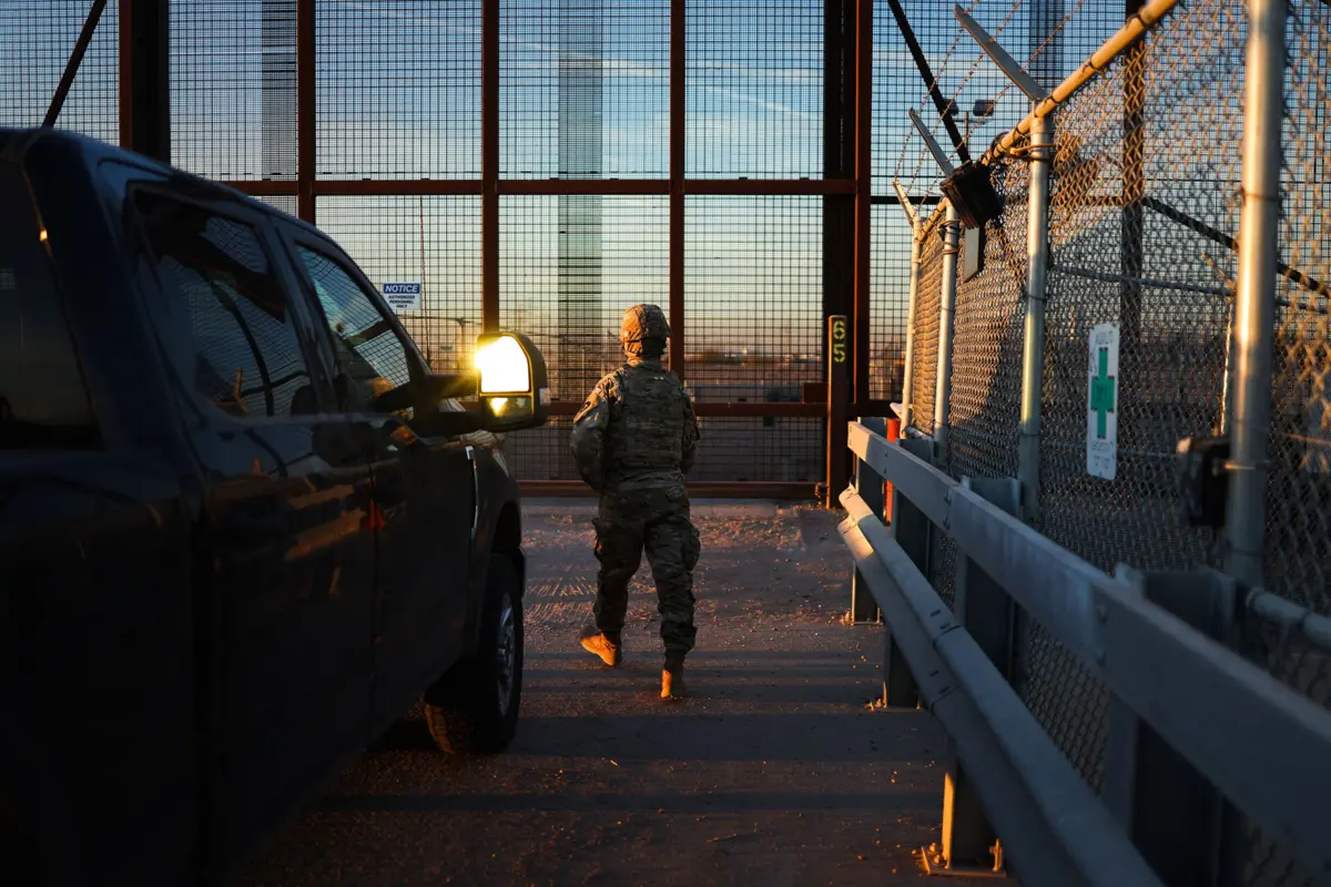 Trump assinou uma ordem executiva para enviar 1.500 soldados adicionais para a fronteira dos Estados Unidos com o México