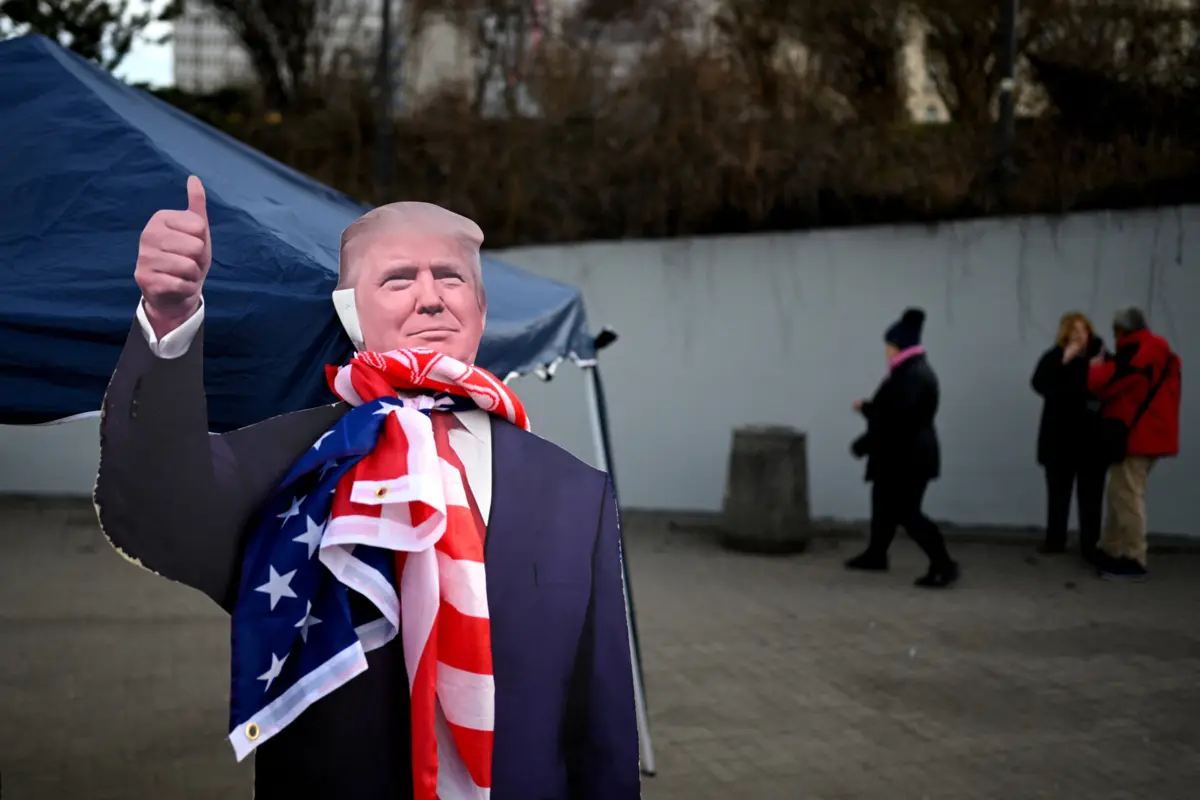Imagem de contexto do artigo Trump ameaça aumentar tarifas caso Canadá imponha taxas aos produtos dos EUA