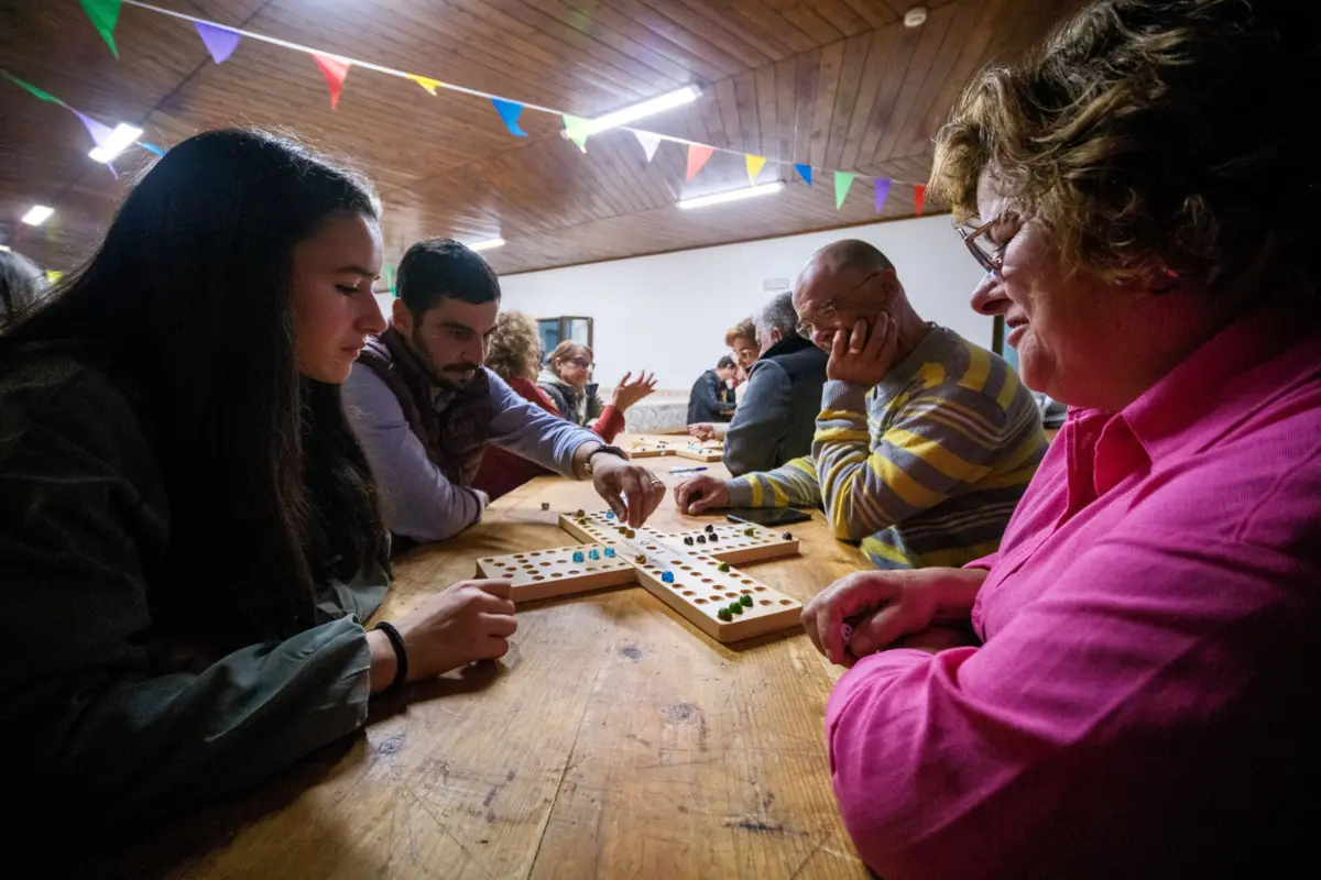 Os jogos são disputados por equipas de duas pessoas