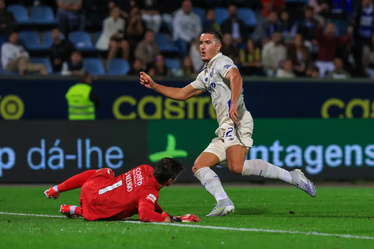 Deniz Gul já rematou para o segundo golo do F. C. Porto em Arouca
