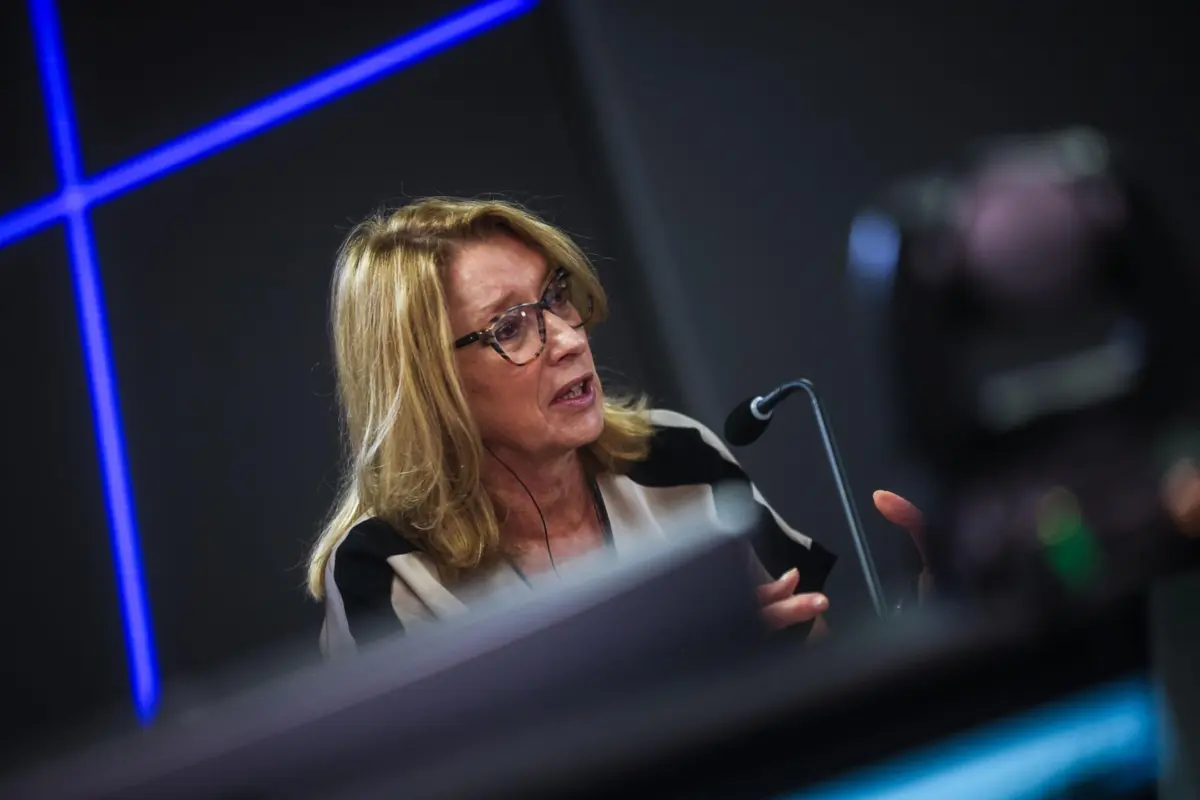 Ministério, tutelado por Maria do Rosário Palma Ramalho, prevê poupar 14,5 milhões de euros por ano com a reestruturação.