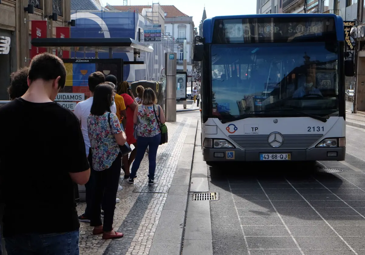 Imagem de contexto do artigo Sindicato levanta greve às primeiras cinco horas de serviço na STCP