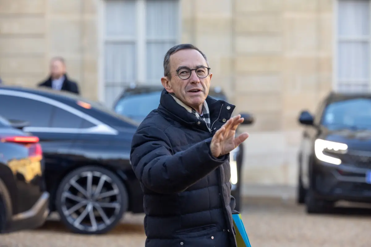 Ministro da Administração Interna francês, Bruno Retailleau, anunciou a detenção