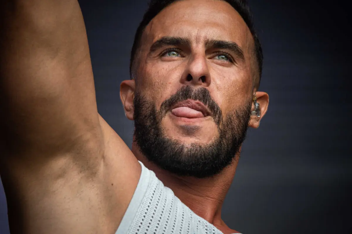 Após se tornar um fenómeno musical a partir do sofá de casa, Nininho Vaz Maia dedicou-se em exclusivo à música