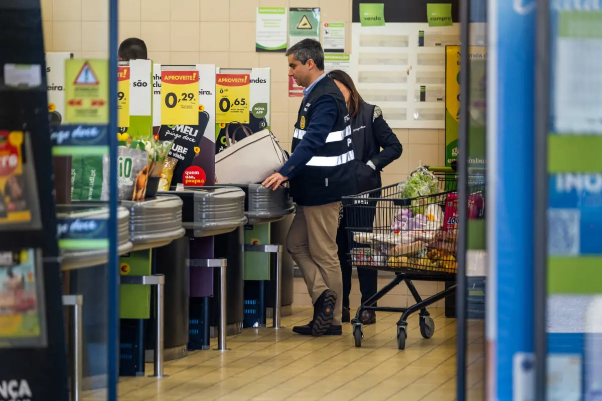 O tribunal decidiu que a CITIZENS' VOICE pode continuar a informar os consumidores sobre as divergências de preços encontradas
