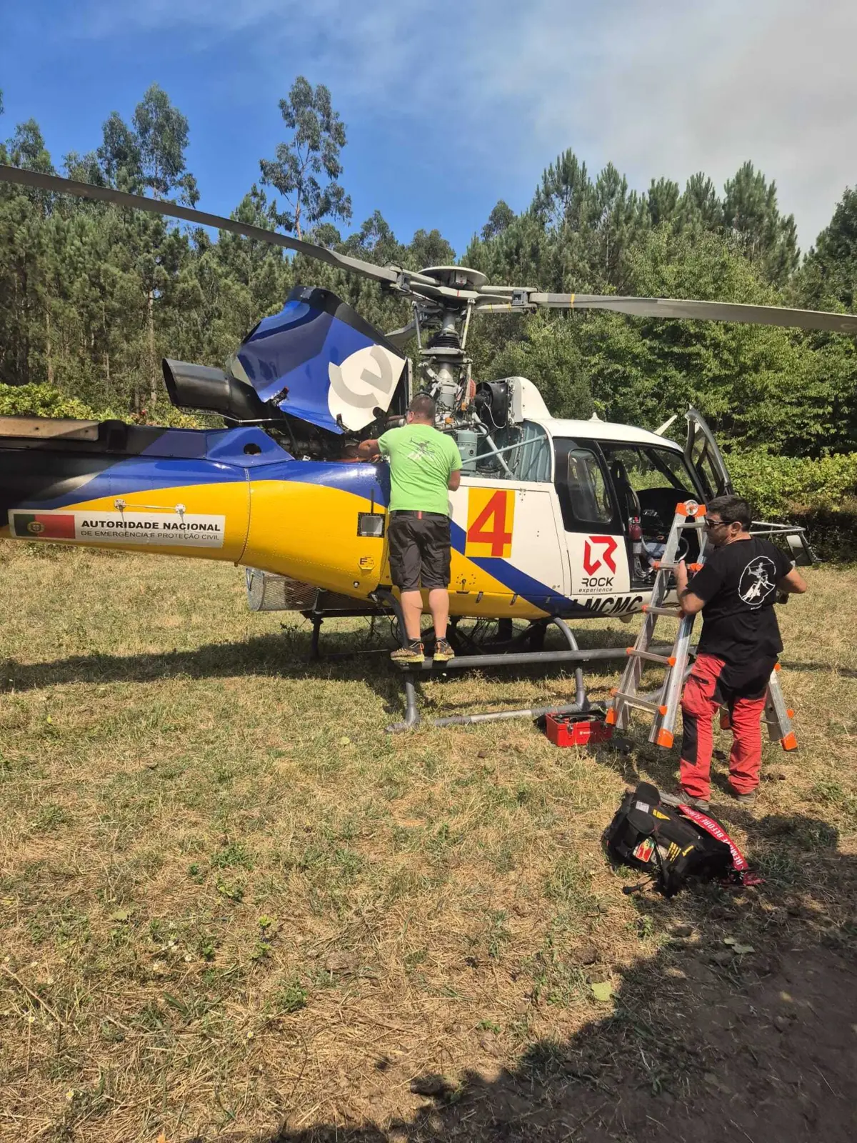 Imagem de contexto do artigo Único helicóptero do centro aéreo do Alto Minho inoperacional após embate em ramada