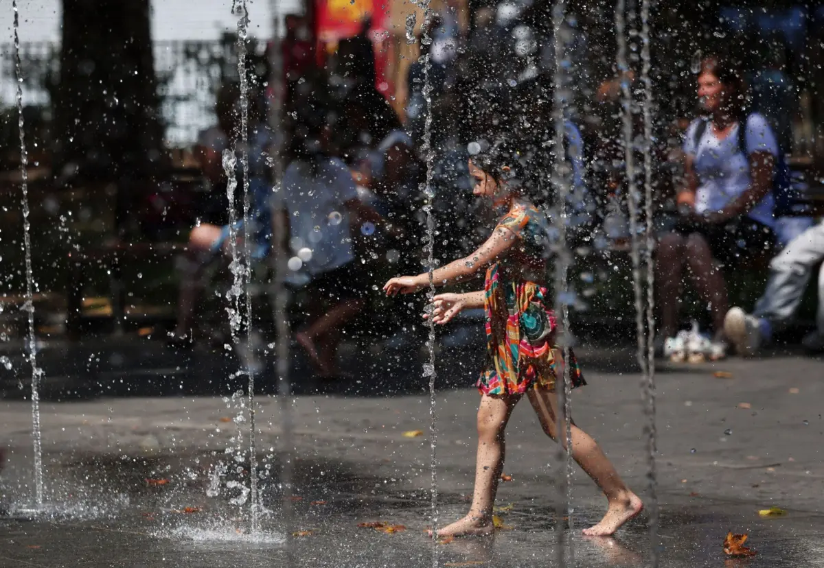 Temperaturas máximas persistentes deixam vários distritos sob aviso laranja