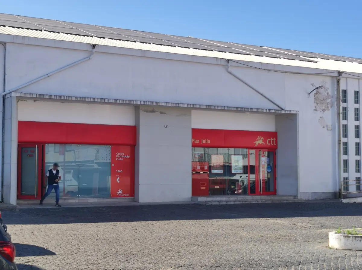 Um dos locais alvo das buscas foi o Centro de Distribuição Postal dos Correios de Beja