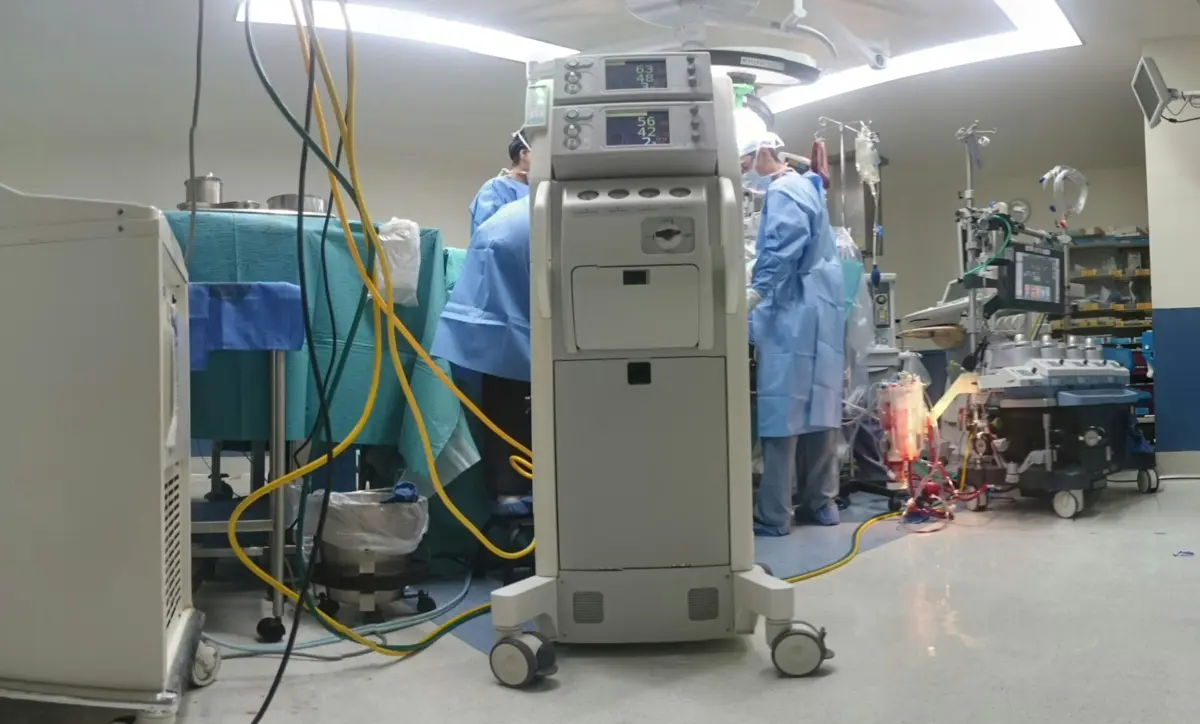 Imagem de contexto do artigo Robô realiza a primeira cirurgia realista sem ajuda humana