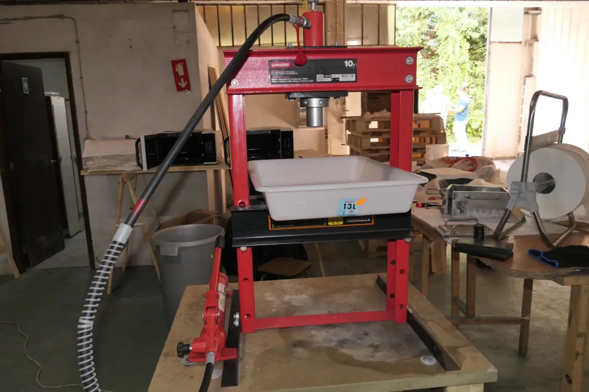 Laboratório transformava pasta de coca em cocaína