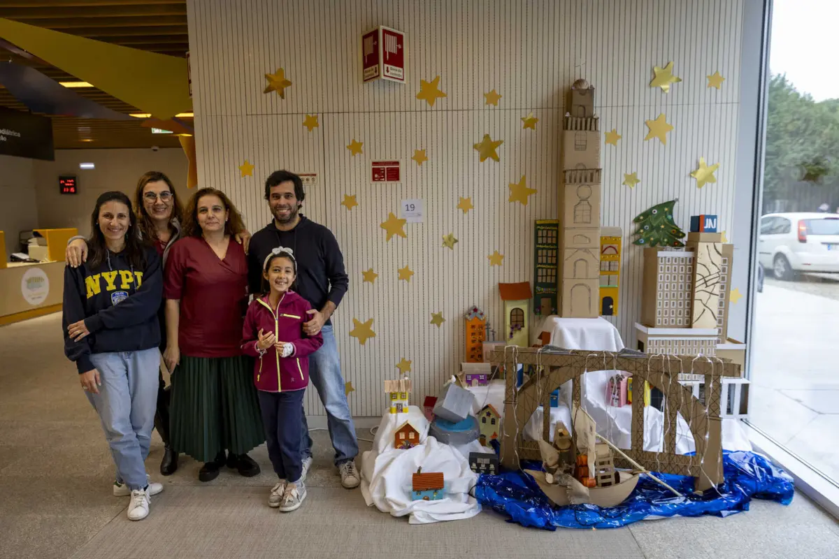 No presépio não falta a Torre do JN