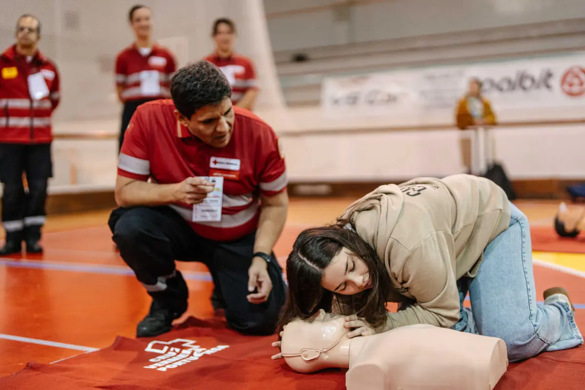 Alguns alunos de escolas participaram na formação "em massa"