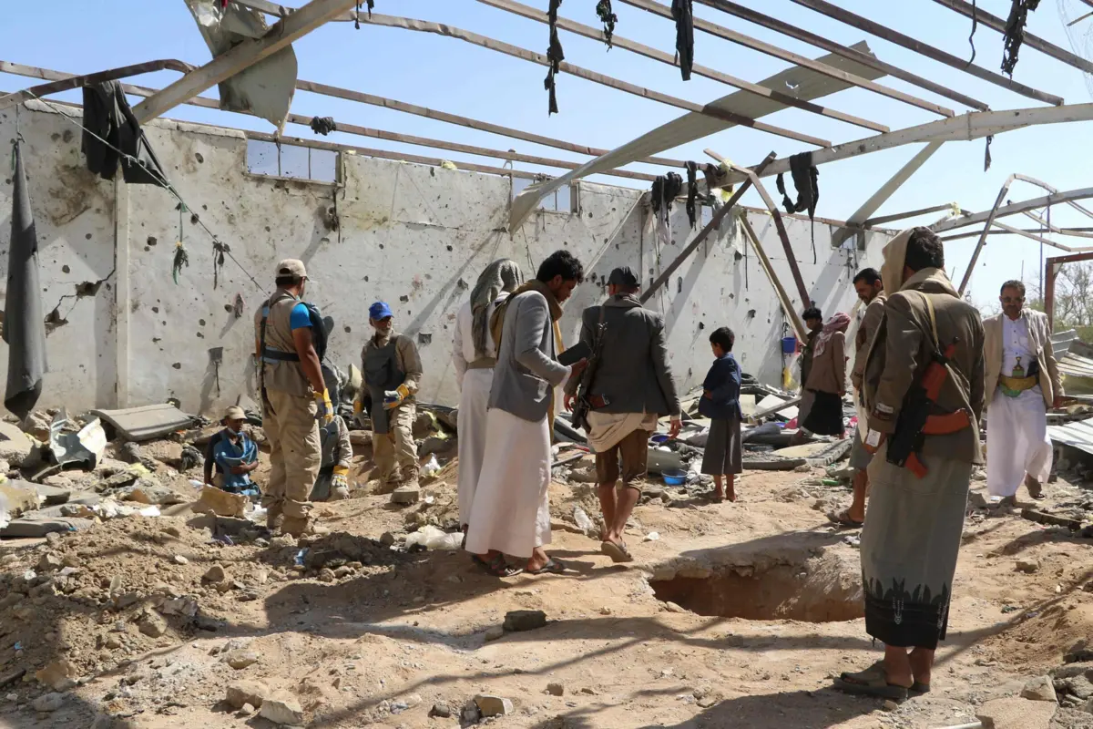 Destroços causados por um ataque com drones dos EUA na província de Saada