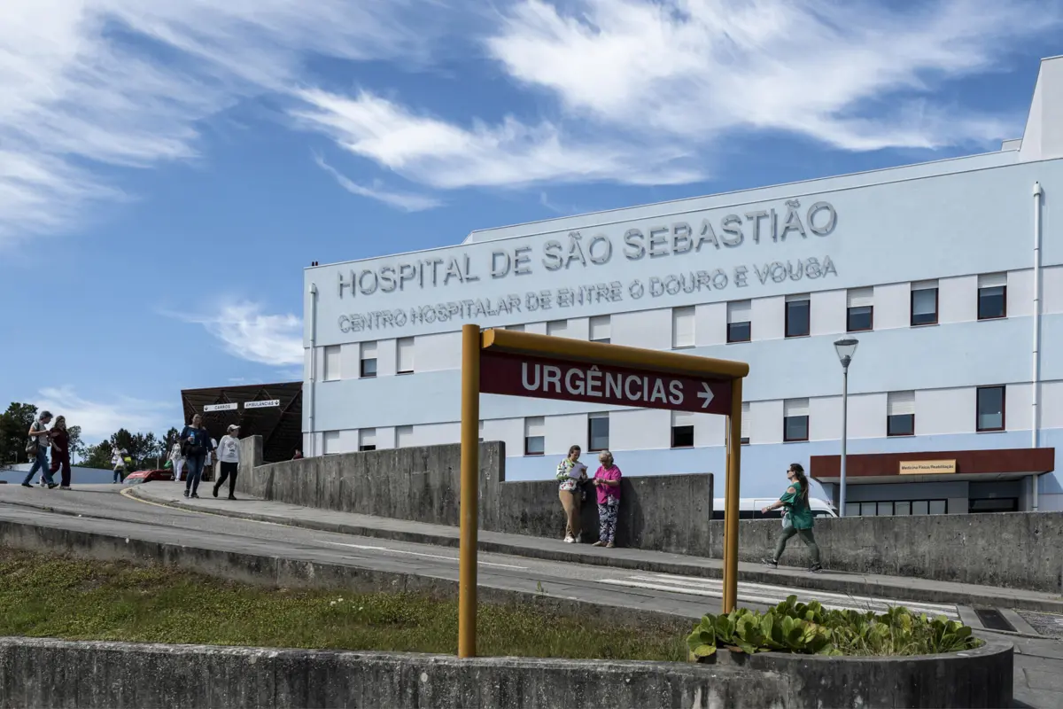 Segurança foi transportado para o Hospital de São Sebastião, na Feira