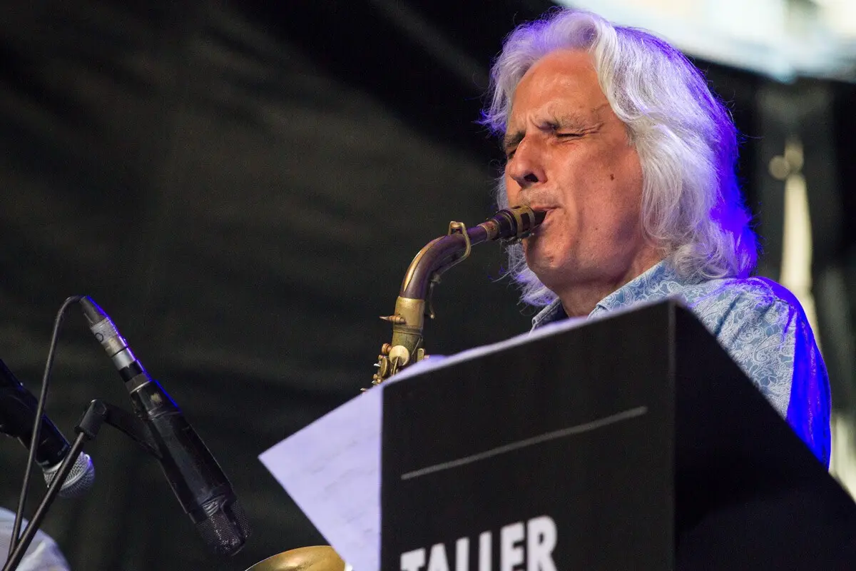 Nome histórico do jazz, o espanhol Perico Sambeat partilha o palco com a orquestra matosinhense