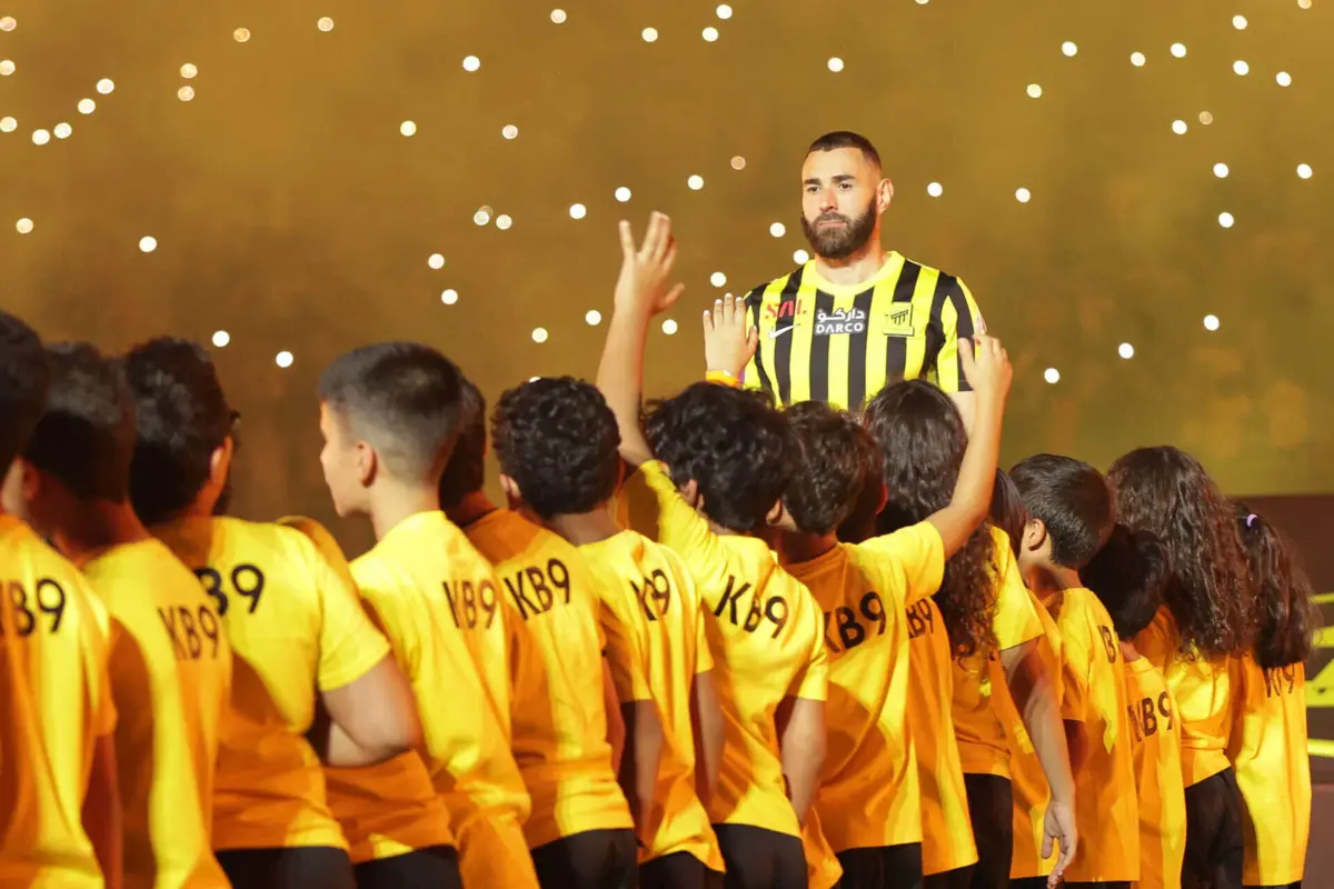 Benzema trocou o Real Madrid pelo Al Ittihad, onde tem salário idêntico a CR7