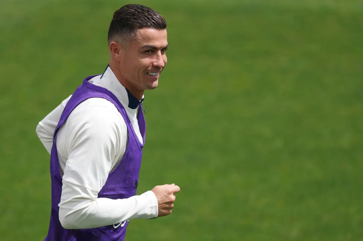 O destino voltou a juntar Cristiano Ronaldo e a mulher que lhe oferecia hambúrgueres quando era miúdo. "Ficou em choque", contou o jogador