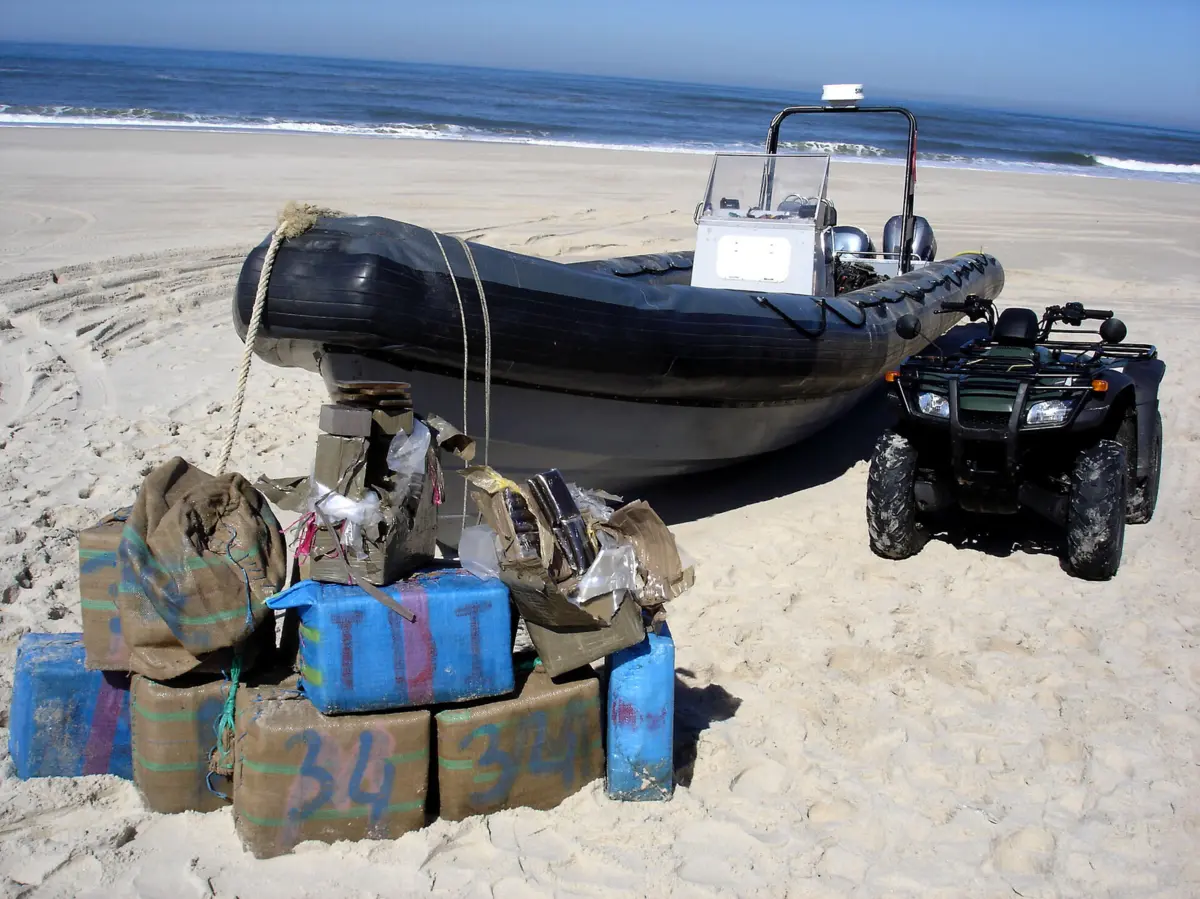 Autoridades têm apreendido embarcações