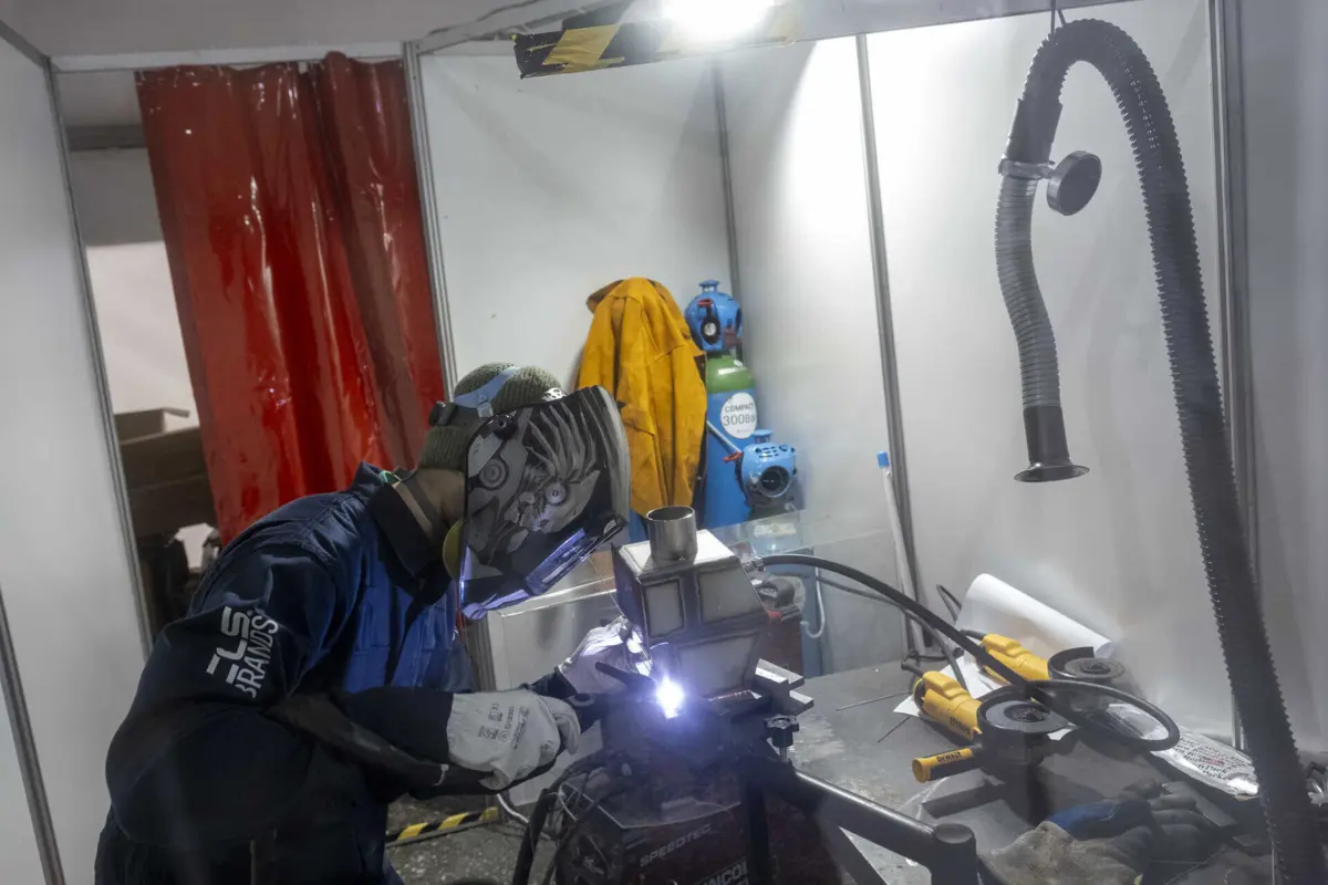 Estudantes do Ensino Profissional exigem mais investimento ao Governo e a redução da carga horária de aulas