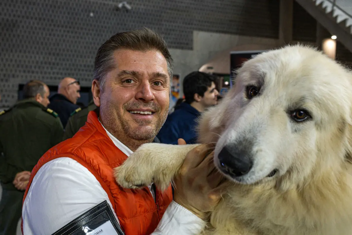 Joaquim Teles com o cão, Bell