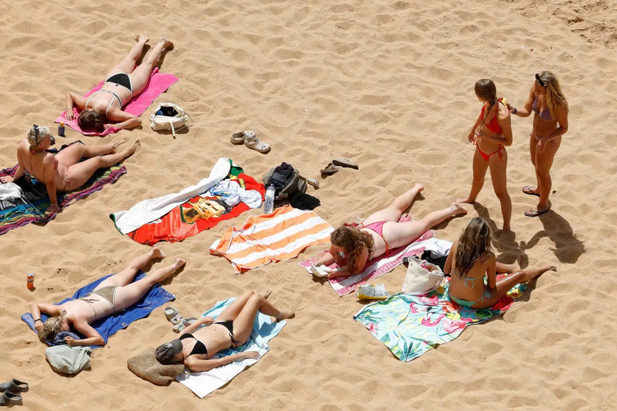 Imagem de contexto do artigo Máscaras, géis e cremes pós-solares para fazer durar o bronze e a saúde