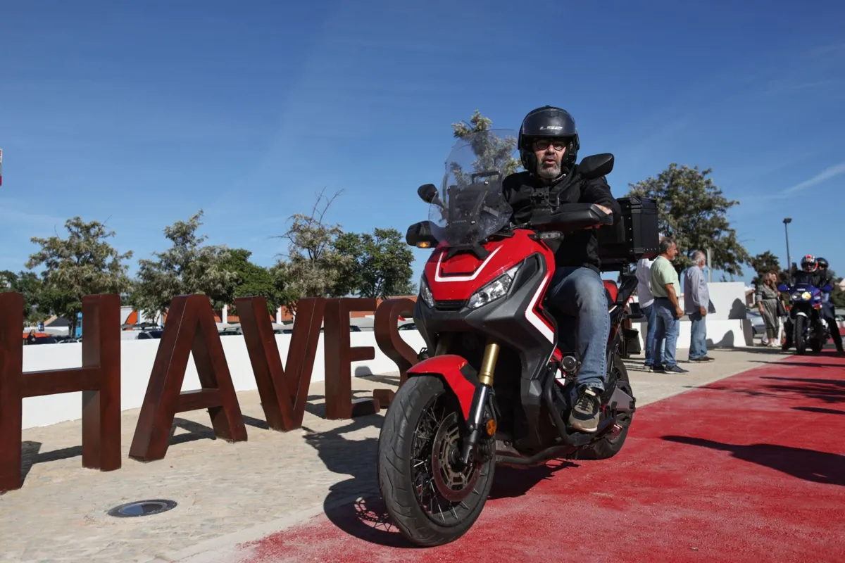Miguel Pinto Luz, ministro das Infraestruturas e Habitação, percorreu a EN2