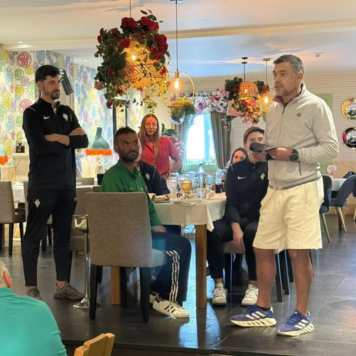 Sérgio Conceição falou com o plantel do GD Mealhada