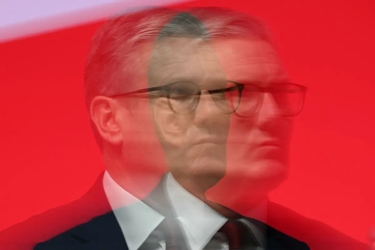 Sondagem mostra que 52% dos britânicos avaliam primeiro-ministro Keir Starmer de forma negativa