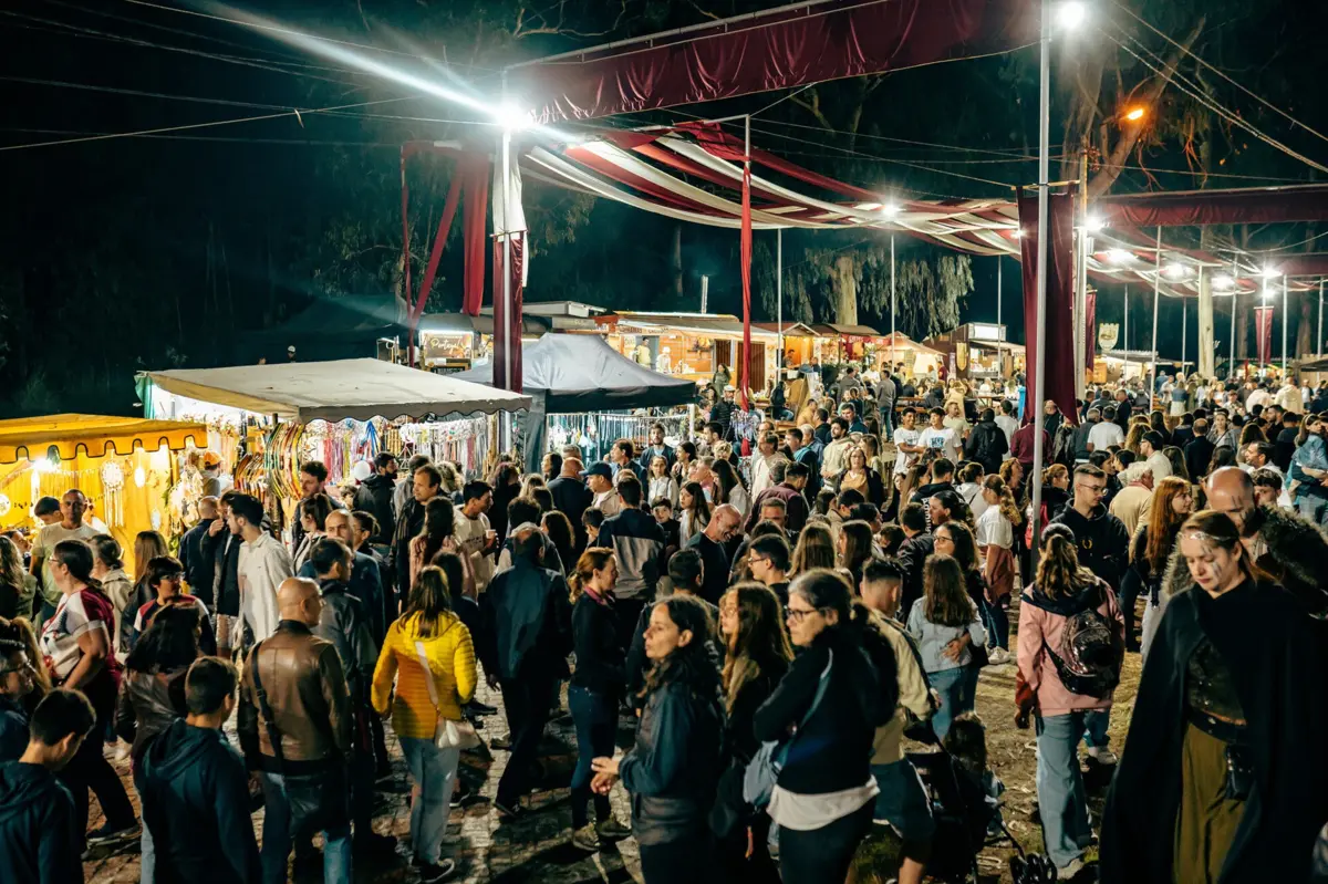 O evento convida o público a mergulhar no quotidiano de uma comunidade ancestral