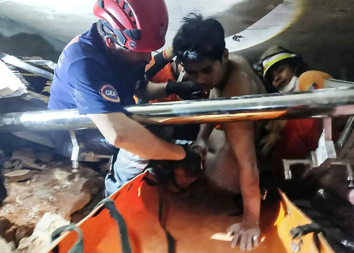 Segundo os peritos, a probabilidade de encontrar sobreviventes diminui drasticamente após 72 horas