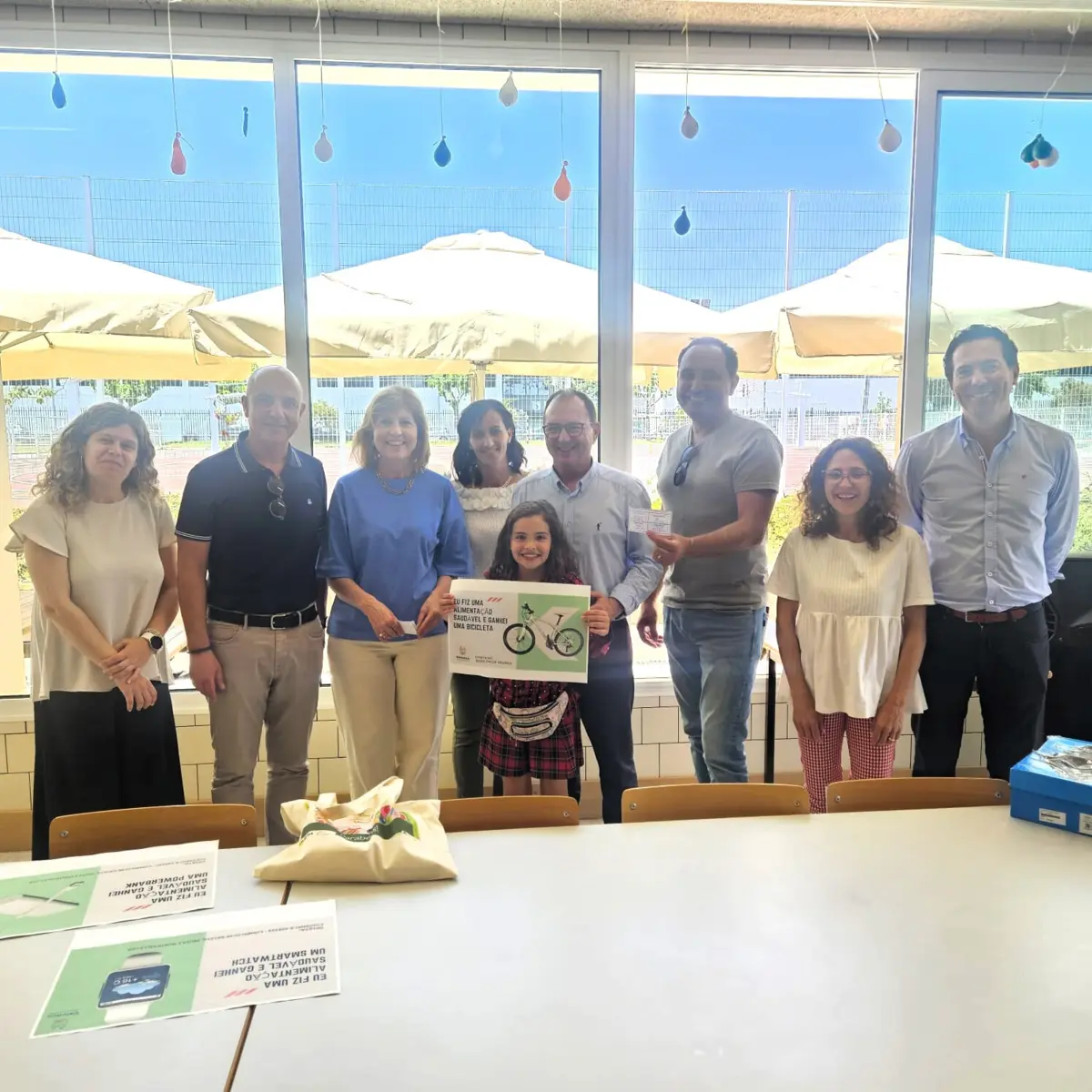 Alunos premiados no sorteio relativo ao mês de maio