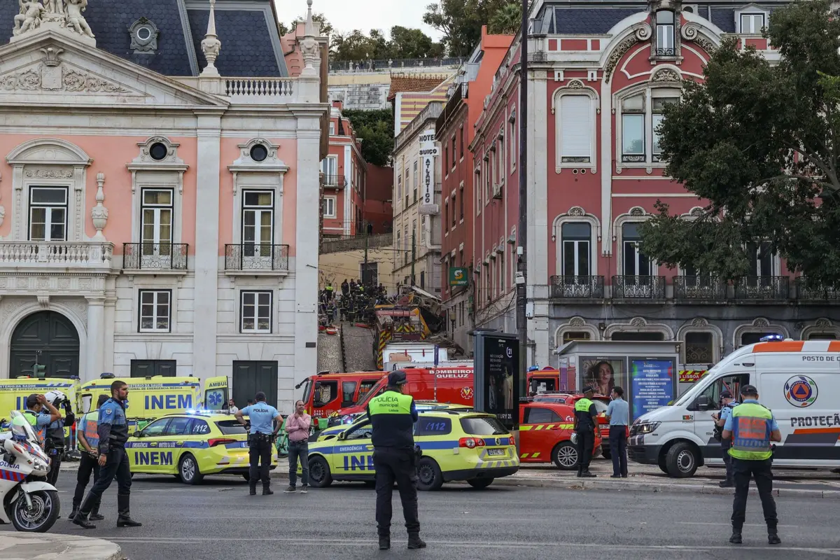 Imagem de contexto do artigo Governo e primeiro-ministro "lamentam profundamente" acidente no elevador da Glória