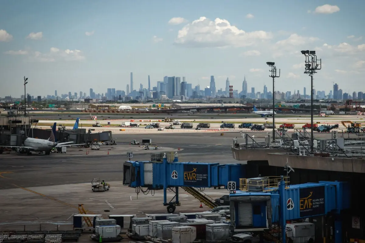 A primeira falha do radar levou ao cancelamento ou atraso de centenas de voos