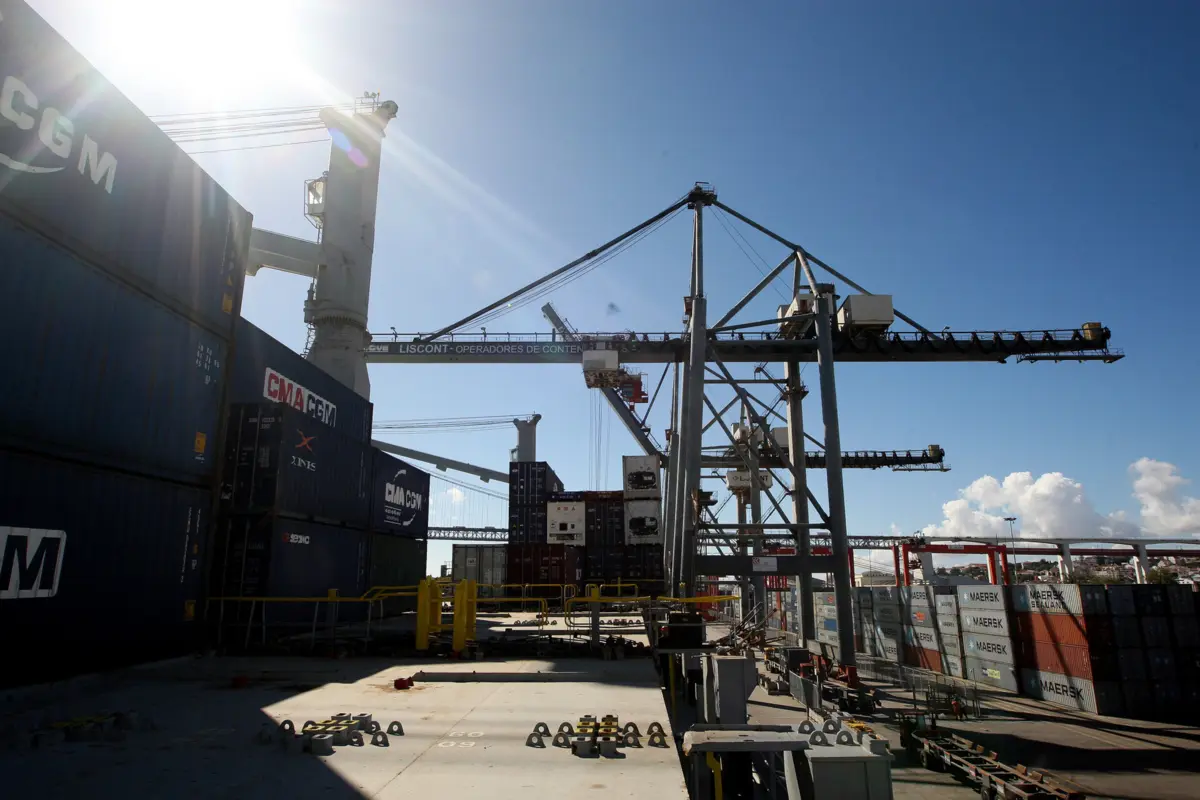 Exportações e importações aumentam 2,3% e 1,5% em fevereiro