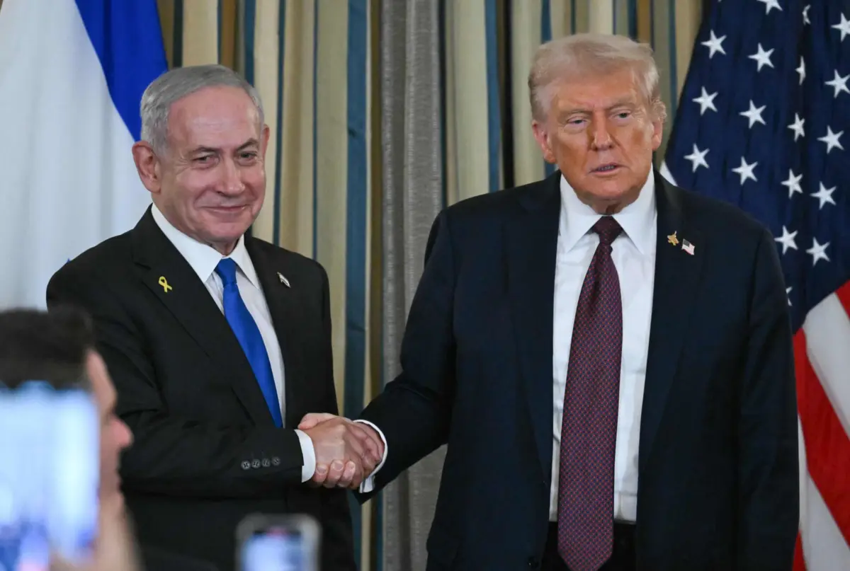 O primeiro-ministro israelita Benjamin Netanyahu com o presidente norte-americano Donald Trump
