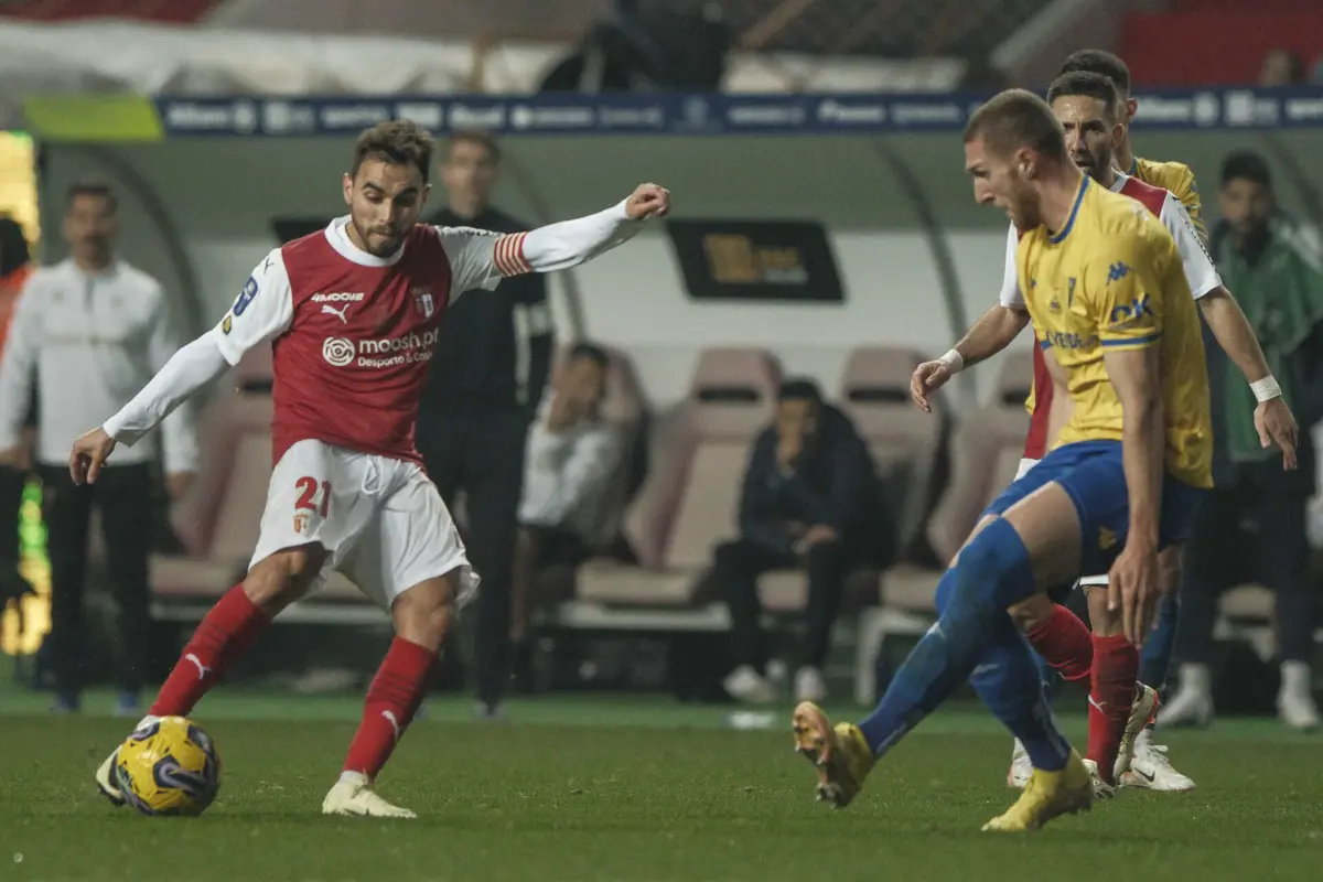 O internacional português ao serviço dos "arsenalistas"