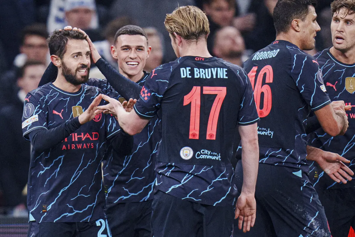 Bernardo Silva e De Bruyne marcaram os dois primeiros golos do Manchester City