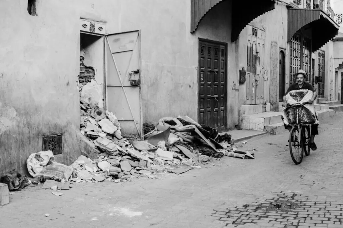 Marrocos depois do sismo do início do mês de setembro, por Filipe Tomás, que expõe as suas fotografias no Maria Pistolas.