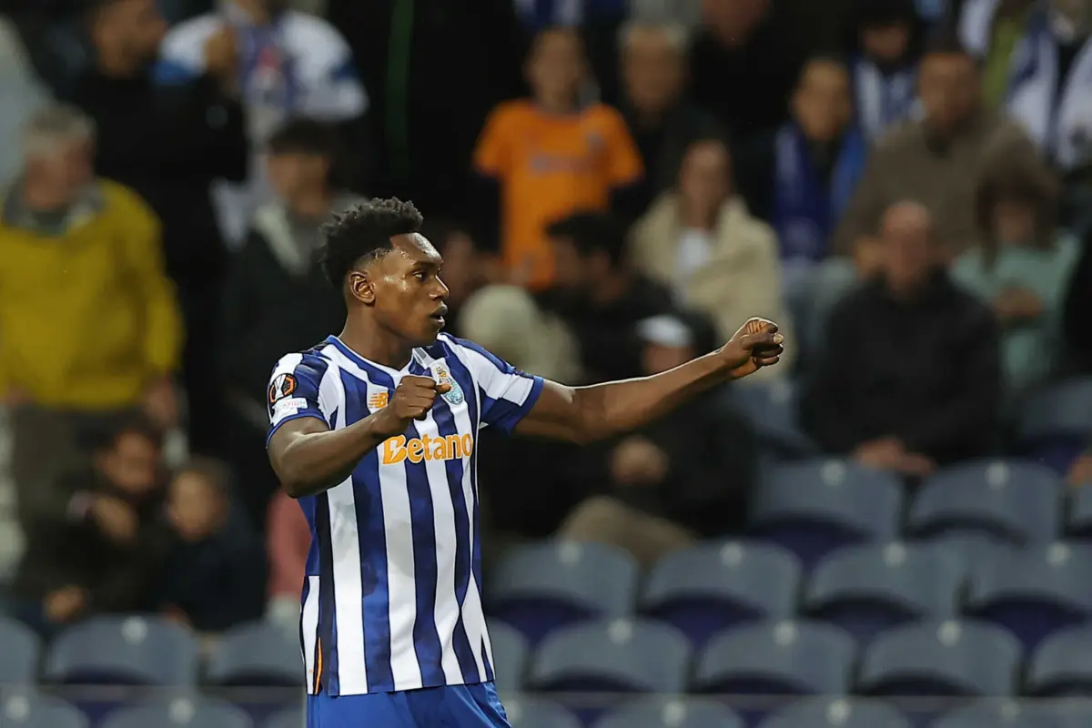 Samu soma quatro golos na Liga Europa e é o melhor marcador da prova