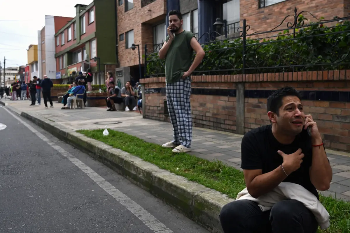 A hora a que ocorreu apanhou muitas pessoas ainda a dormir, com muitos colombianos a saírem para a rua em pijama e descalços