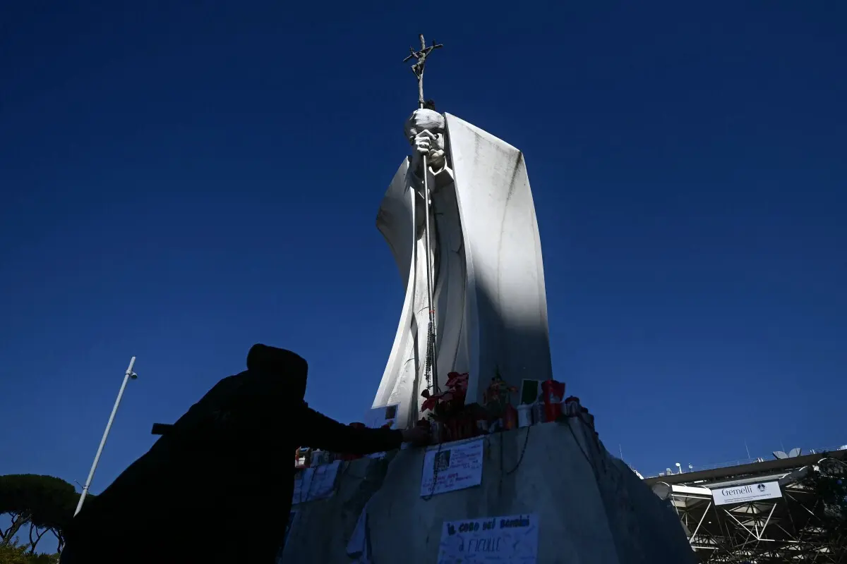 O Vaticano indicou que o líder religioso permaneceu “sempre lúcido, orientado e colaborativo”