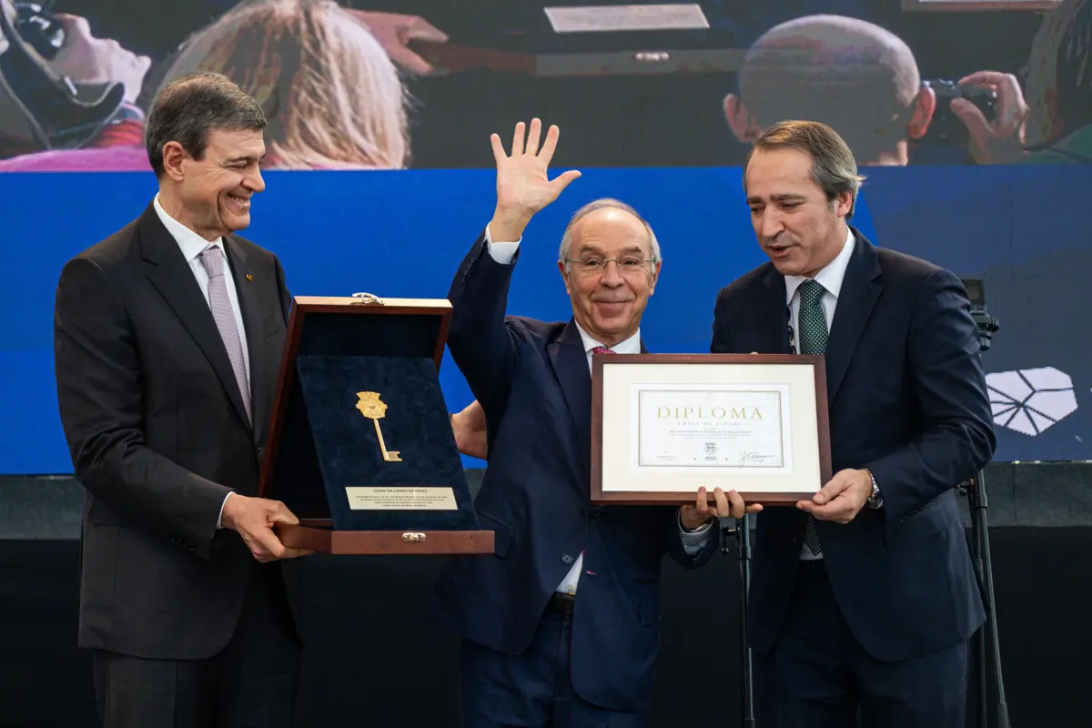 Luís Marques Mendes recebeu a chave da cidade da Trofa