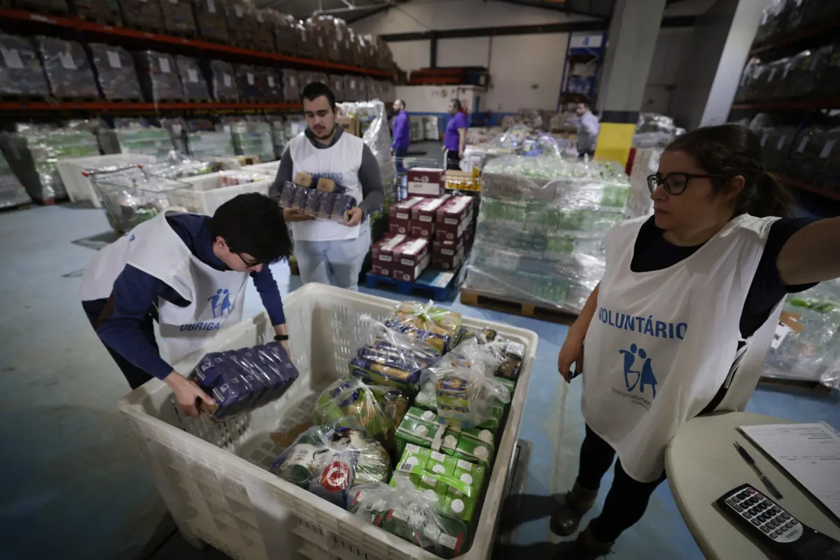 O relatório nota como globalmente 600 milhões de pessoas ainda sofrem de fome.