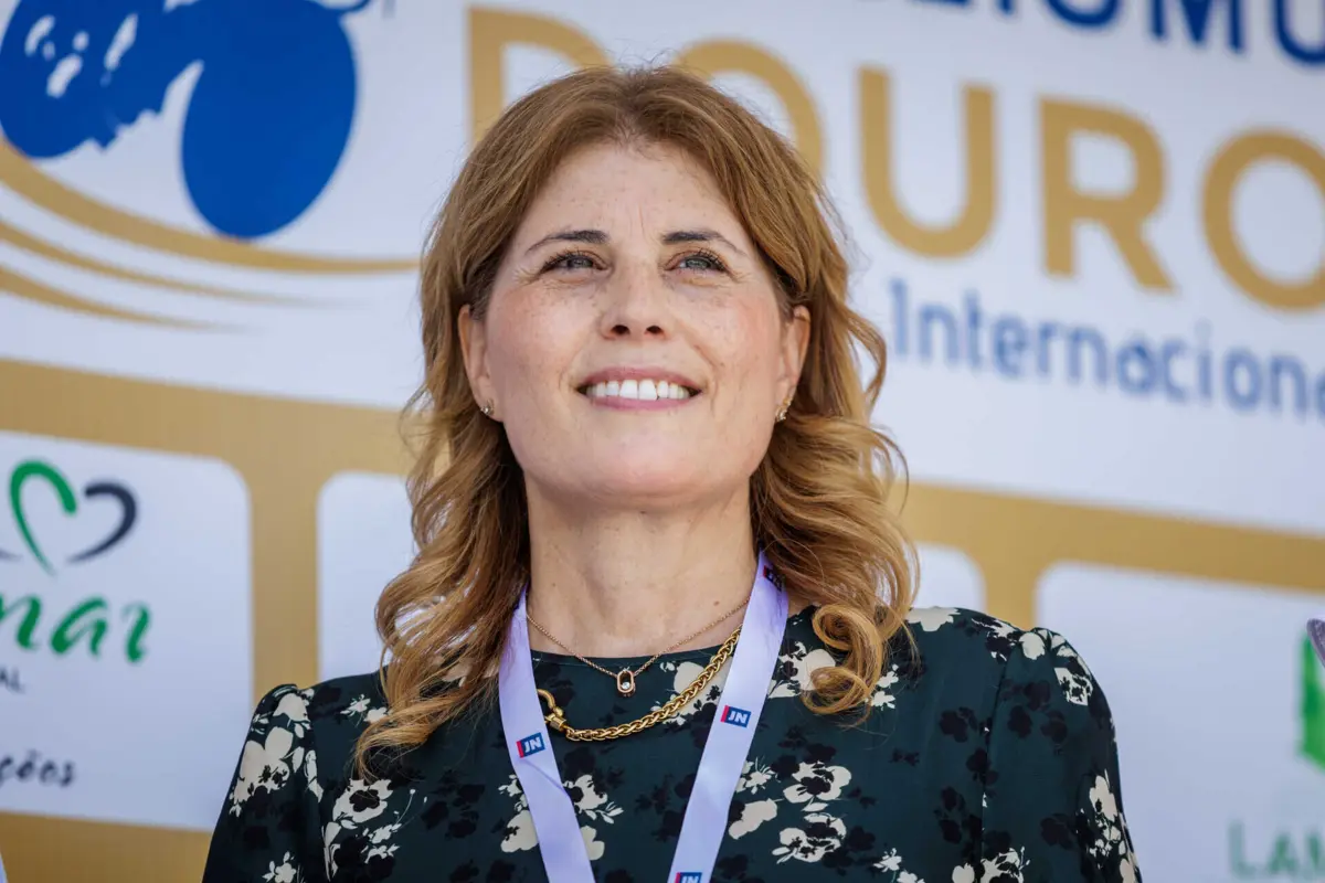 Cristina Vieira acusa vereador de levantar suspeitas "contra tudo e contra todos"