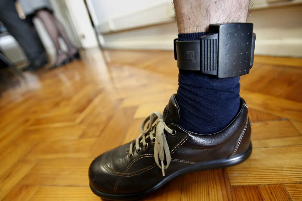 Técnicos vão reforçar as equipas dos centros educativos e de vigilância eletrónica