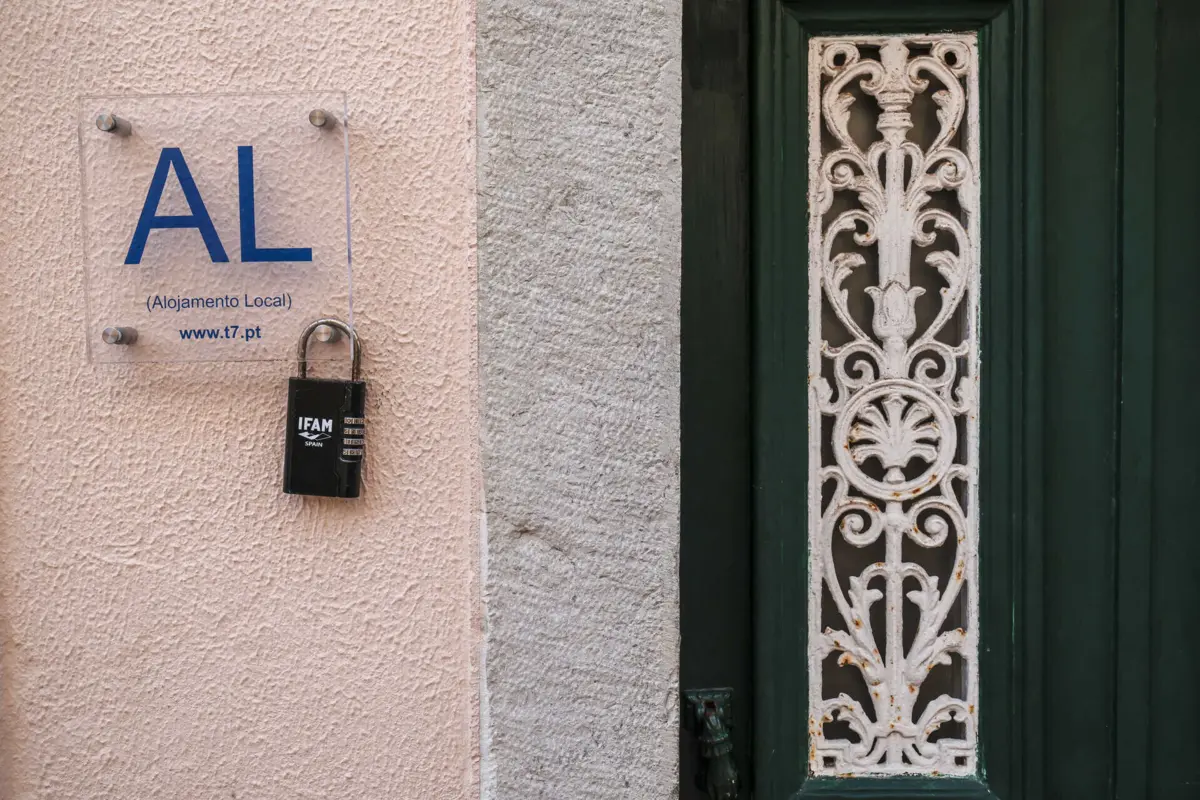 Apartamentos em regime de alojamento local eram usados na burla