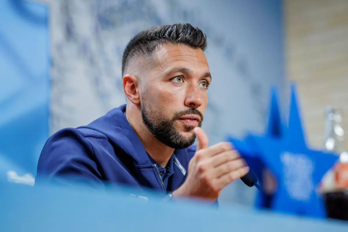 Francesco Farioli elogiou a carreira de Mourinho, mas não comentou a ida para o Benfica